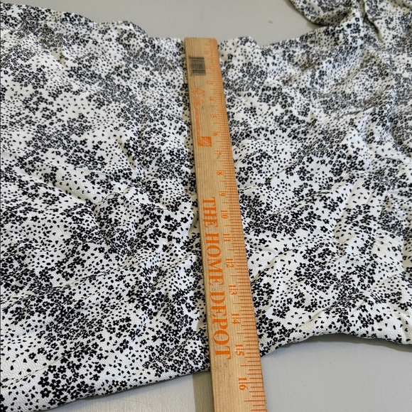 Madewell Puff-Sleeve V-Neck Midi Dress in Floral Size 4 - Picture 6 of 12